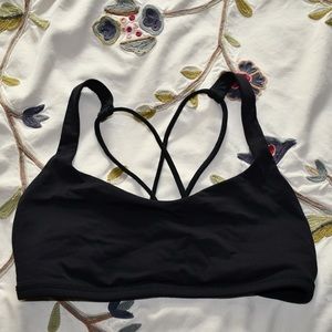 black lululemon sports bra